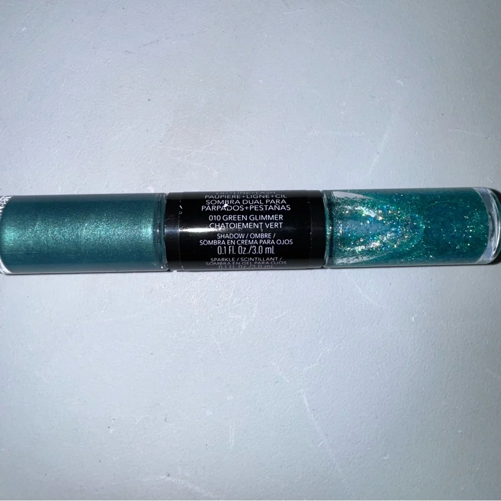 REVLON PHOTOREADY EYE ART LID, LINE, LASH SHADOW 010 GREEN GLIMMER‎
